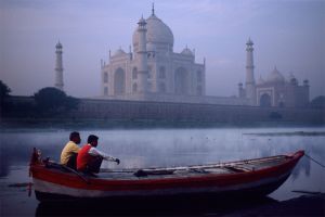 Rio Yamuna y taj mahal_India.jpg